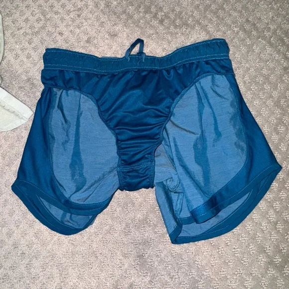 NWOT Women’s Nike Tempo Shorts - Picture 8 of 8